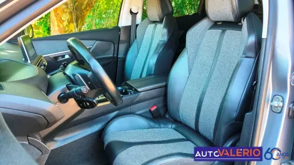 Peugeot 3008 2019 - 20950 EUR, 75140 km - AUTO.MOTO.pt - 75140km - foto 8 de 39