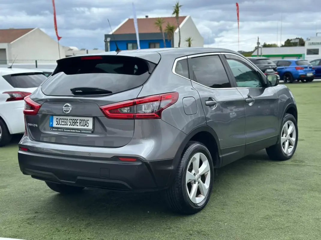 Nissan Qashqai 2018 - 20490 EUR, 79422 km - 79422km - foto 6 de 16