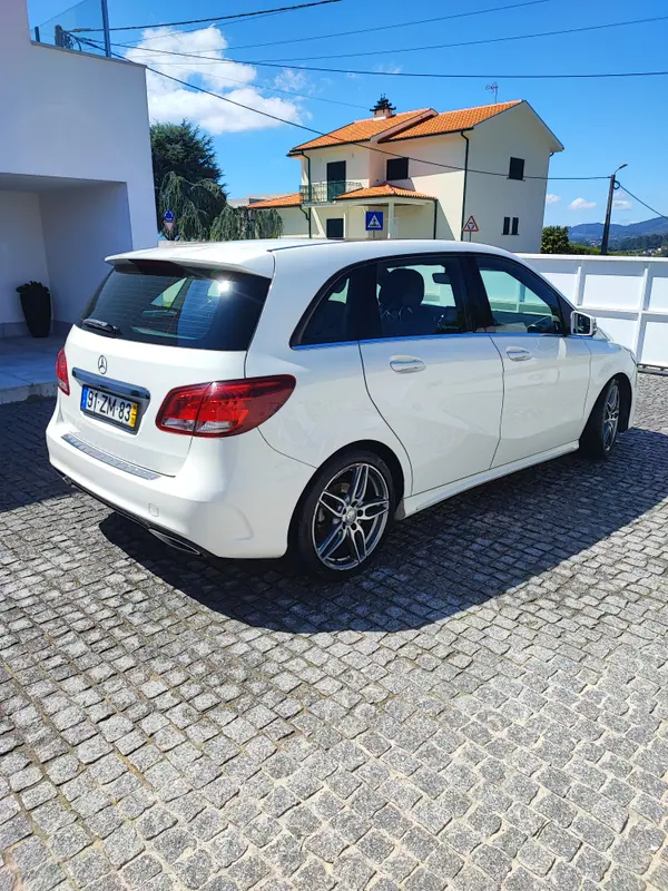 Mercedes-Benz B 180 2016 - 13500 EUR, 168000 km - 168000km - foto 6 de 14