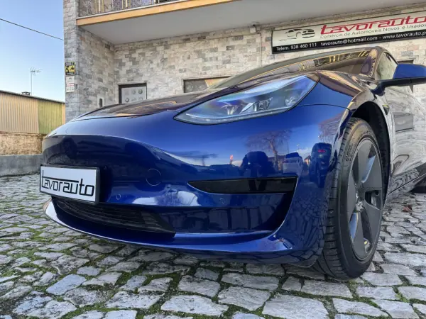 Tesla Model 3 2021 - 26500 EUR, 105000 km - AUTO.MOTO.pt - 105000km - foto 20 de 37