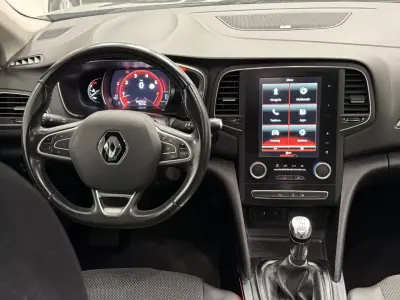 Renault Mégane 2016 - 12990 EUR, 118000 km - AUTO.MOTO.pt - 118000km - foto 14 de 30