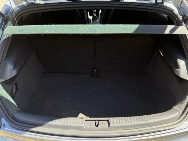 Volkswagen Scirocco 2010 - 11490 EUR, 199600 km - AUTO.MOTO.pt - 199600km - foto 12 de 12