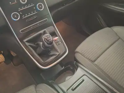 Renault Grand Scénic 2019 - 16700 EUR, 173000 km - AUTO.MOTO.pt - 173000km - foto 13 de 18