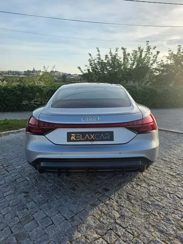 Audi e-tron GT 2021 - 52499 EUR, 100000 km - AUTO.MOTO.pt - 100000km - foto 40 de 46