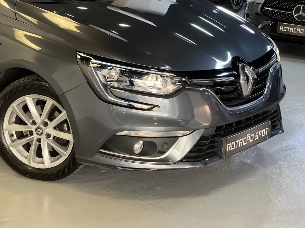Renault Mégane 2016 - 12990 EUR, 130000 km - AUTO.MOTO.pt - 130000km - foto 14 de 37