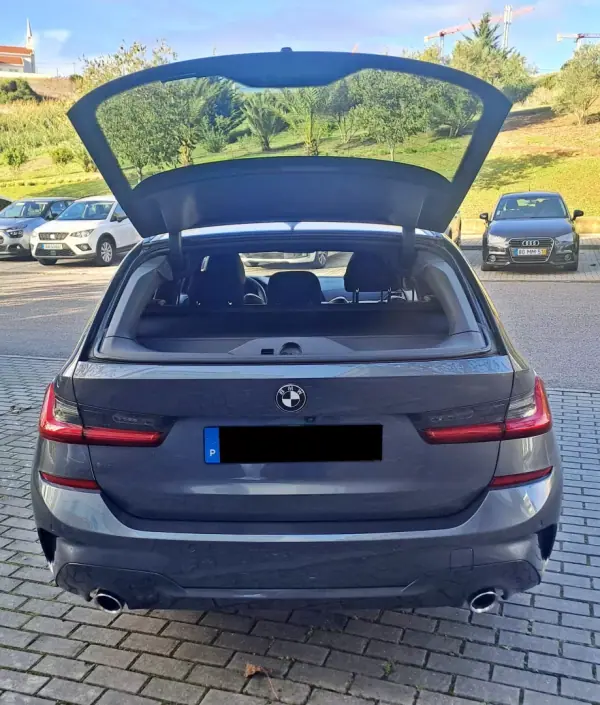 BMW 320 2020 - 29990 EUR, 130000 km - AUTO.MOTO.pt - 130000km - foto 29 de 42