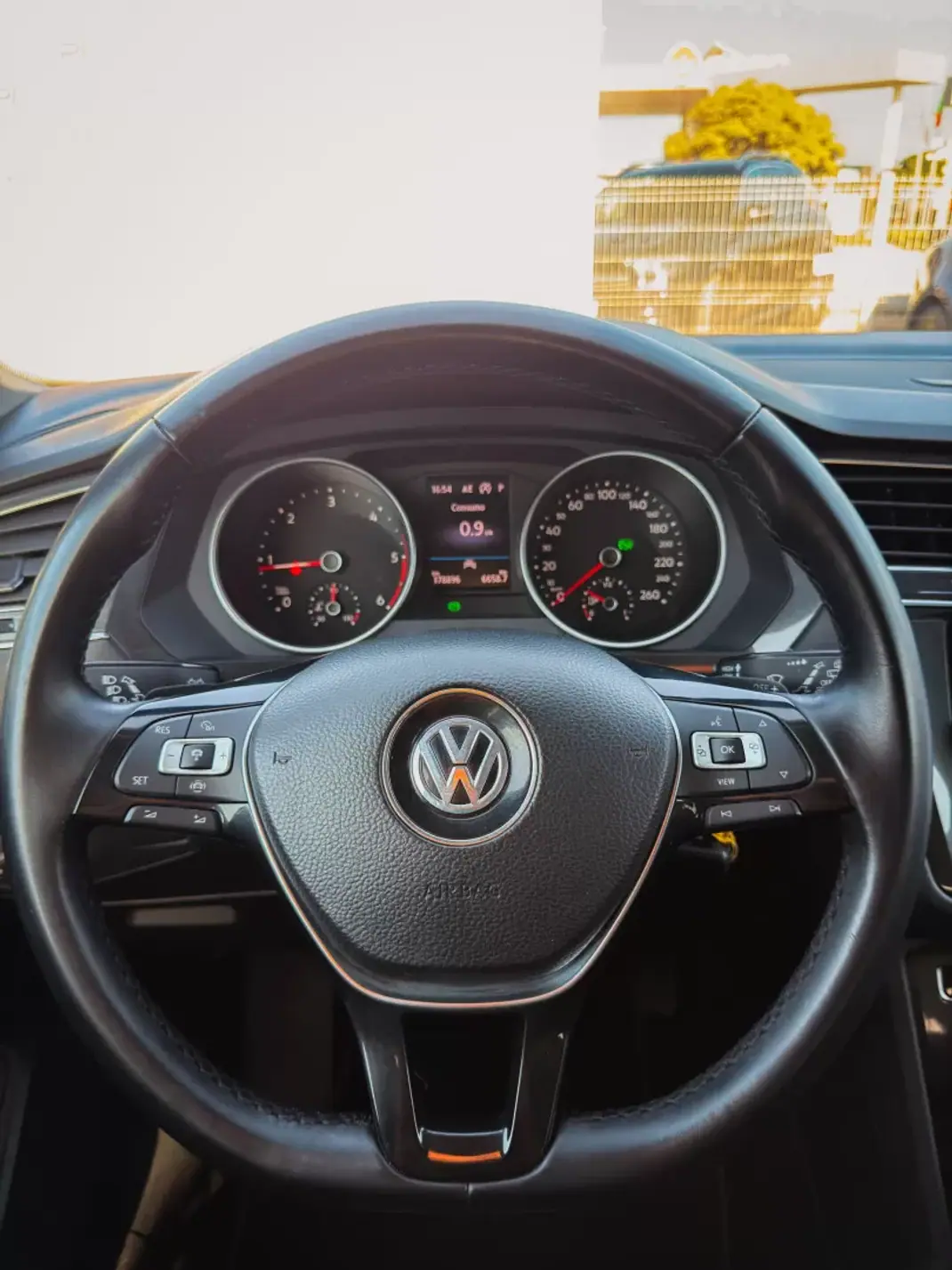 Volkswagen Tiguan Allspace 2020 - 22500 EUR, 178899 km - 178899km - foto 13 de 25