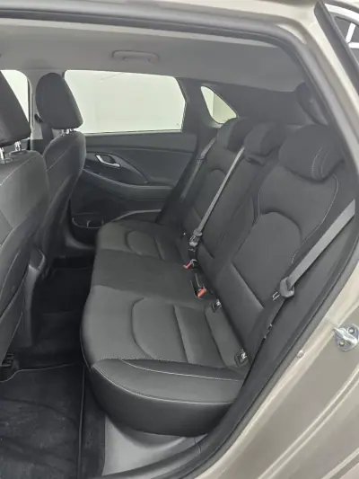 Hyundai i30 2019 - 14900 EUR, 43264 km - AUTO.MOTO.pt - 43264km - foto 31 de 33