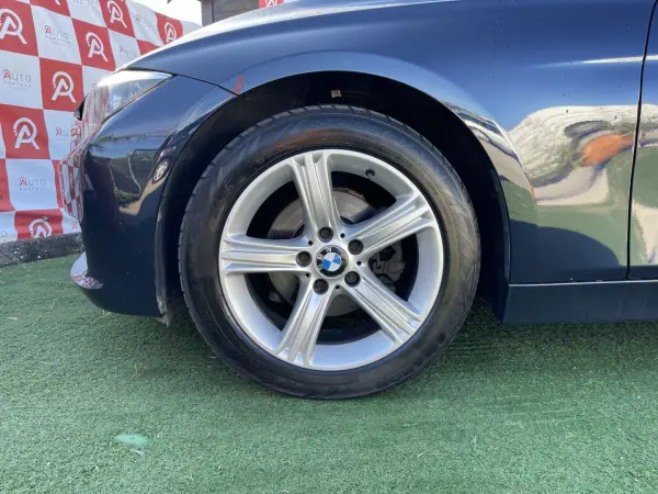 BMW 318 2014 - 14990 EUR, 224620 km - AUTO.MOTO.pt - 224620km - foto 7 de 18