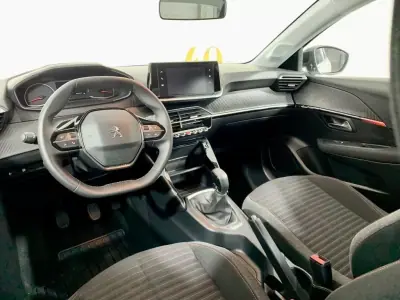 Peugeot 208 2022 - 13400 EUR, 45338 km - AUTO.MOTO.pt - 45338km - foto 7 de 17