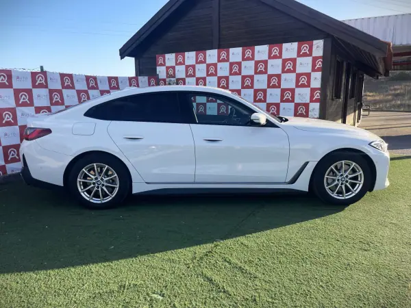 BMW i4 eDrive40 2022 Electric — 112 000 km BMW i4 eDrive40 2022 Electric