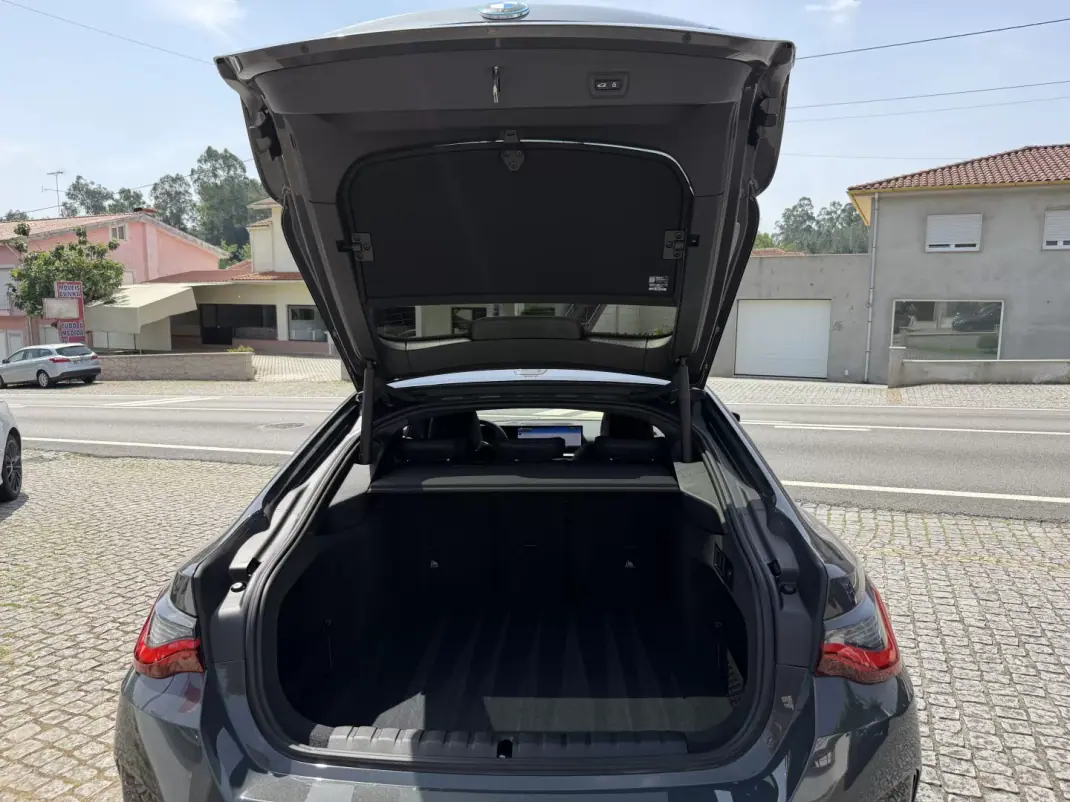 BMW i4 2022 - 39990 EUR, 113254 km - AUTO.MOTO.pt - 113254km - foto 18 de 20