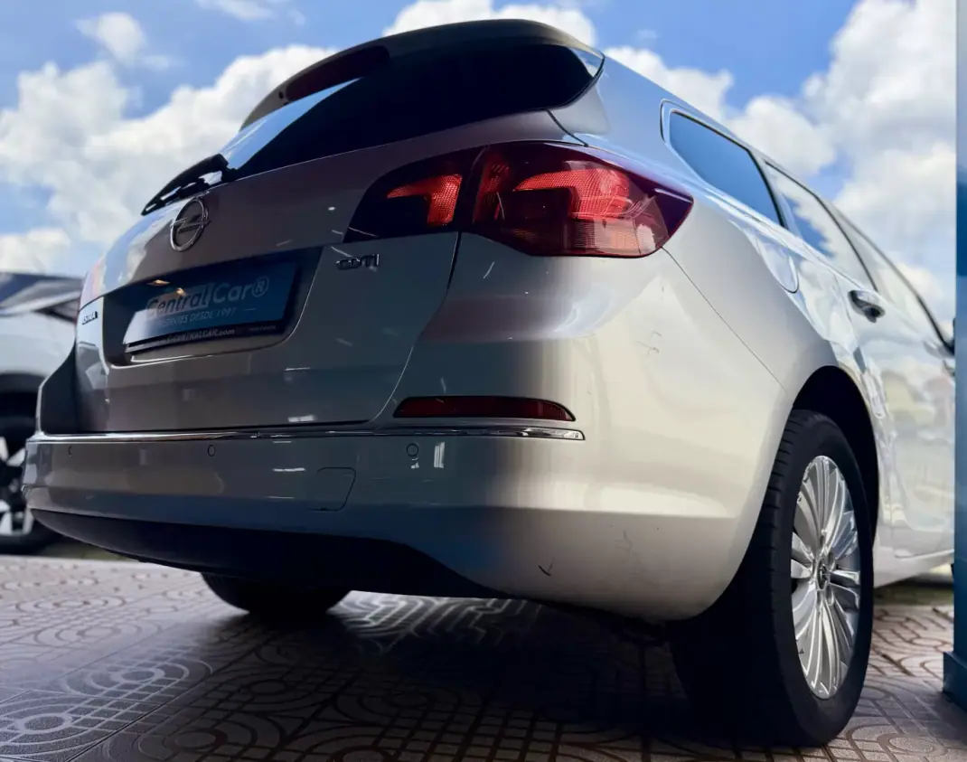 Opel Astra Sports Tourer 2015 - 8950 EUR, 159000 km - AUTO.MOTO.pt - 159000km - foto 11 de 26