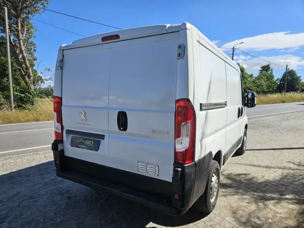 Peugeot BOXER L1H1 2.2HDI / IVA / GARANTIA / NACIONAL 2017 - 11750 EUR, 170000 km - AUTO.MOTO.pt - 170000km - foto 5 de 9