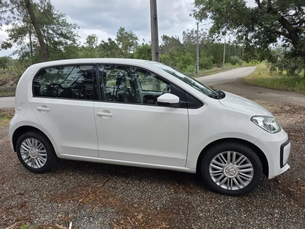Volkswagen Up! 2016 - 7990 EUR, 152974 km - AUTO.MOTO.pt - 152974km - foto 37 de 71