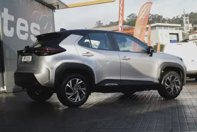 Toyota Yaris Cross 2023 - 26880 EUR, 24780 km - AUTO.MOTO.pt - 24780km - foto 14 de 19