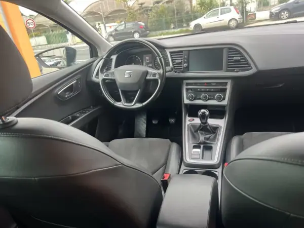 SEAT Leon 2017 - 13450 EUR, 149577 km - AUTO.MOTO.pt - 149577km - foto 22 de 26