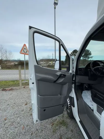 Mercedes-Benz Sprinter 2015 - 21250 EUR, 223754 km - AUTO.MOTO.pt - 223754km - foto 4 de 10