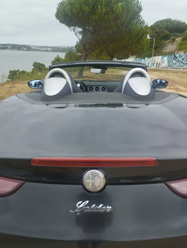 Alfa Romeo Spider 2008 - 15000 EUR, 134000 km - 134000km - foto 6 de 14