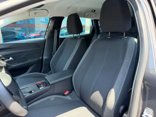 Peugeot 308 SW 2022 - 14900 EUR, 130000 km - AUTO.MOTO.pt - 130000km - foto 5 de 10