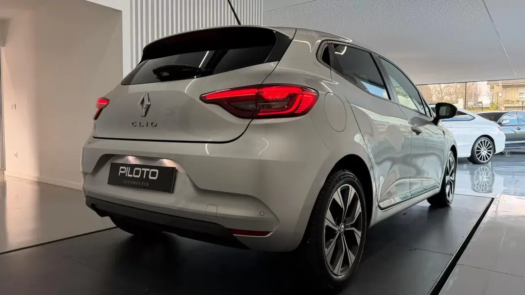 Renault Clio 2021 - 11490 EUR, 171078 km - AUTO.MOTO.pt - 171078km - foto 9 de 27