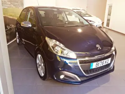 Peugeot 208 2019 - 8299 EUR, 136000 km - AUTO.MOTO.pt - 136000km - foto 3 de 48