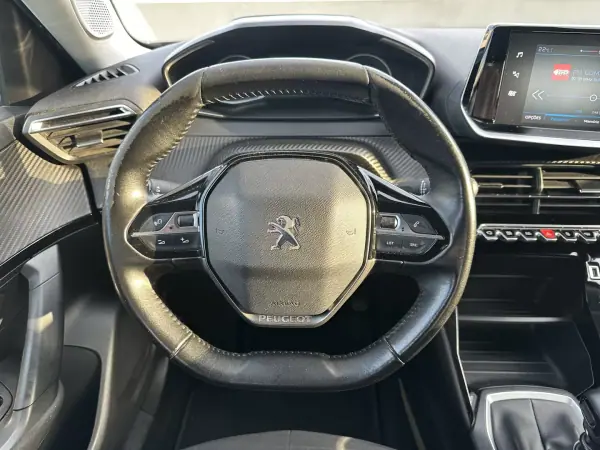 Peugeot 2008 2021 - 21500 EUR, 170000 km - 170000km - foto 27 de 53