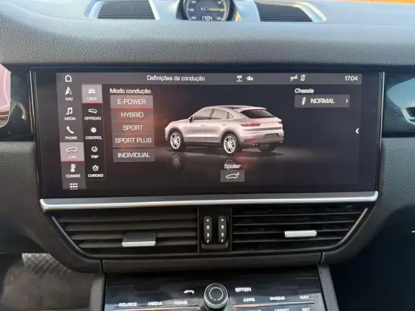 Porsche Cayenne Coupé 2021 - 64999 EUR, 119000 km - AUTO.MOTO.pt - 119000km - foto 12 de 37