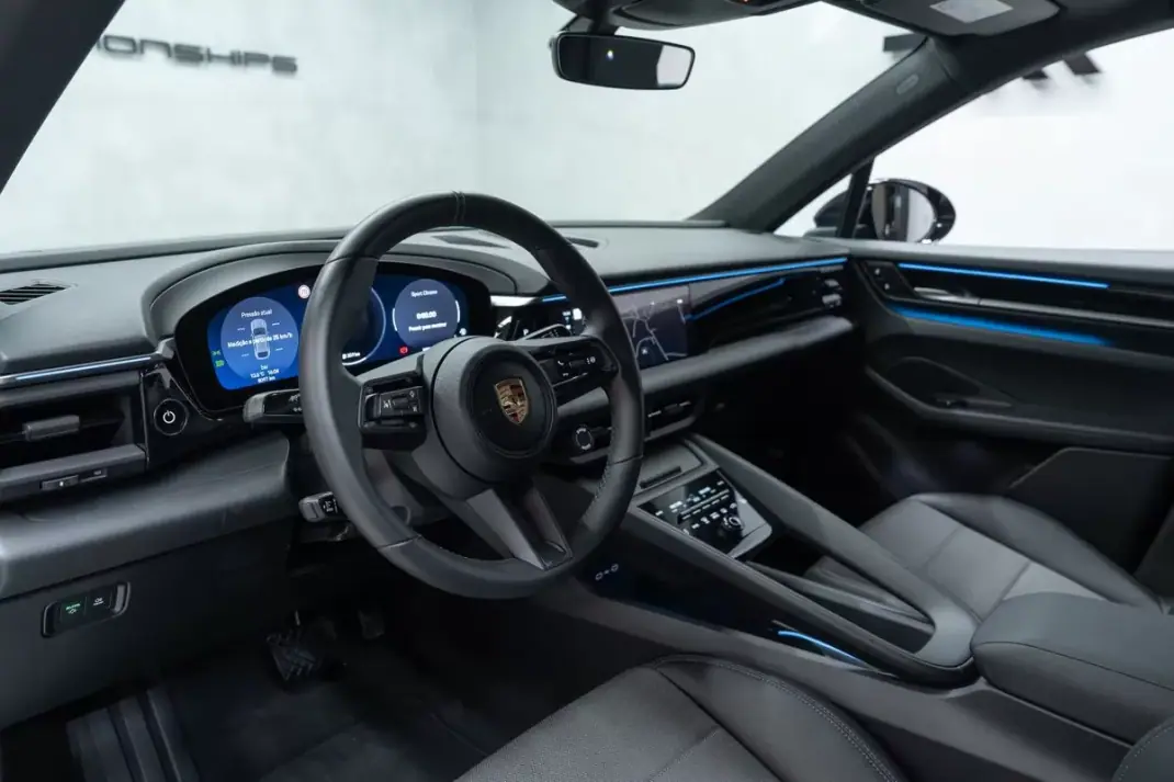 Porsche Macan 2025 - 89950 EUR, 8000 km - AUTO.MOTO.pt - 8000km - foto 17 de 57