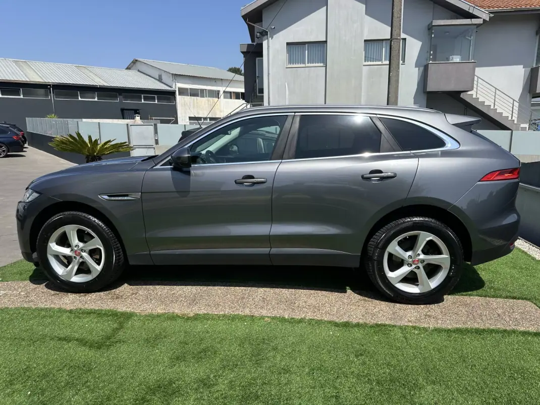 Jaguar F-Pace 2018 - 22500 EUR, 146000 km - 146000km - foto 18 de 69