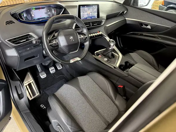 Peugeot 3008 2017 - 18500 EUR, 155000 km - AUTO.MOTO.pt - 155000km - foto 25 de 112