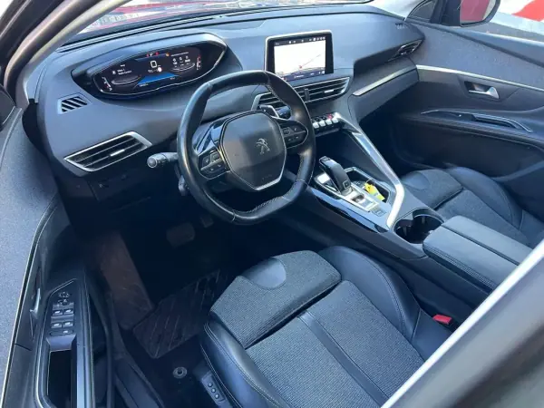 Peugeot 5008 2020 - 19890 EUR, 138462 km - AUTO.MOTO.pt - 138462km - foto 7 de 12
