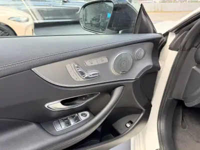 Mercedes-Benz E 220 2017 - 36900 EUR, 165000 km - AUTO.MOTO.pt - 165000km - foto 7 de 13