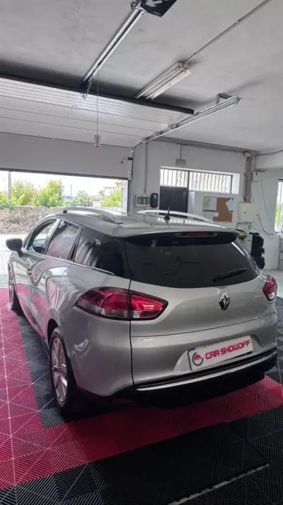 Renault Clio Sport Tourer 2019 - 9900 EUR, 178000 km - AUTO.MOTO.pt - 178000km - foto 5 de 12
