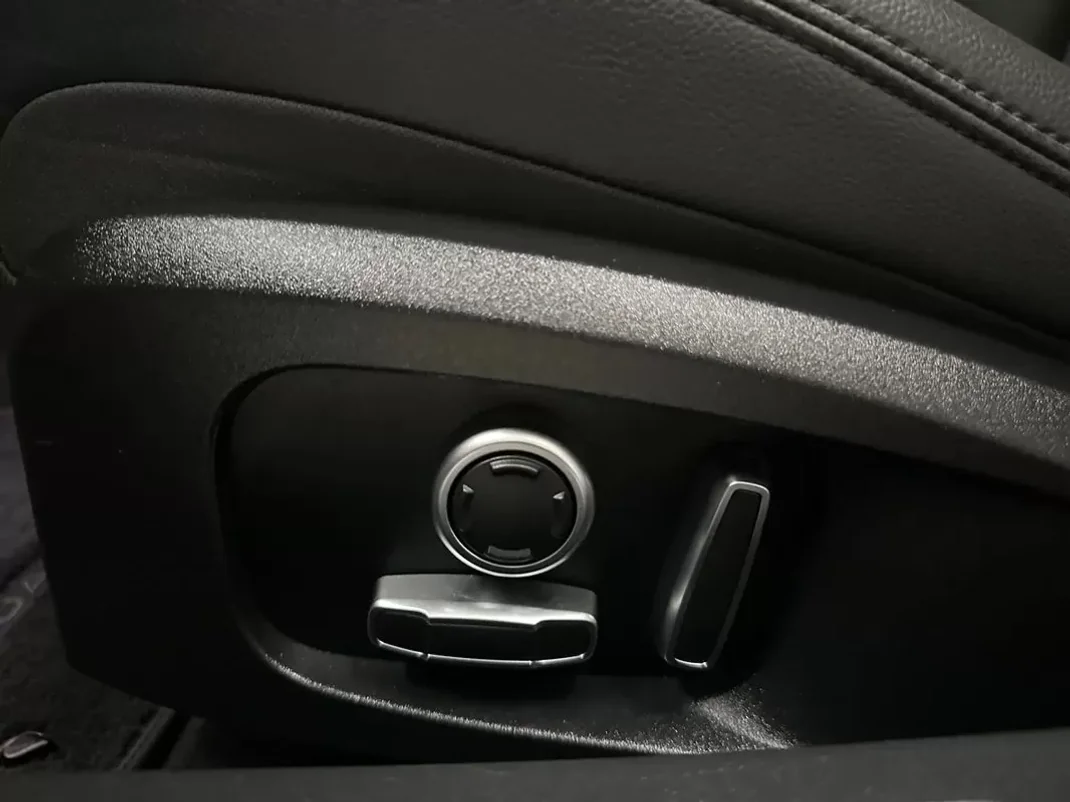 Jaguar XF Sportbrake 2021 - 37990 EUR, 119000 km - AUTO.MOTO.pt - 119000km - foto 22 de 23