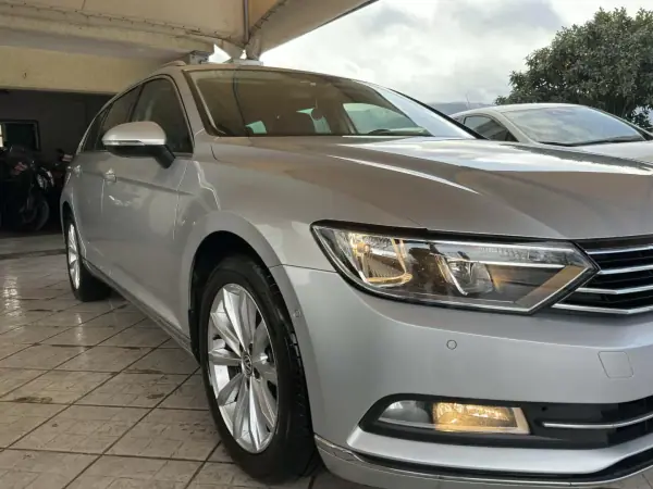 Volkswagen Passat Variant 2015 - 13950 EUR, 242286 km - AUTO.MOTO.pt - 242286km - foto 11 de 36