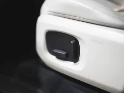 Land Rover Range Rover Evoque 2015 - 19990 EUR, 145000 km - AUTO.MOTO.pt - 145000km - foto 21 de 22