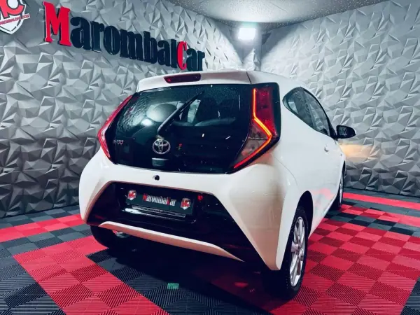 Toyota Aygo 2020 - 11750 EUR, 134443 km - AUTO.MOTO.pt - 134443km - foto 7 de 27