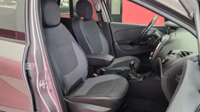Renault Captur 2016 - 10490 EUR, 58907 km - AUTO.MOTO.pt - 58907km - foto 38 de 46