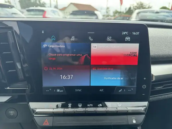 Renault Mégane E-Tech 2022 - 22500 EUR, 89000 km - AUTO.MOTO.pt - 89000km - foto 15 de 44
