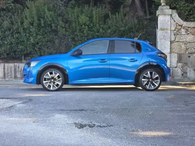 Peugeot e-208 2021 — foto 5 de 41