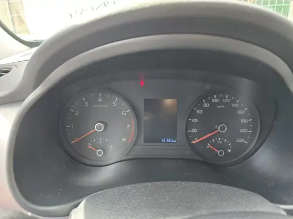 Kia Stonic 2021 - 12950 EUR, 73000 km - AUTO.MOTO.pt - 73000km - foto 3 de 5