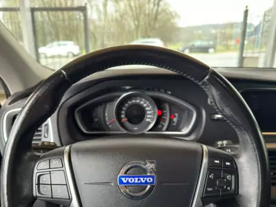 Volvo V40 2014 - 10950 EUR, 203325 km - AUTO.MOTO.pt - 203325km - foto 13 de 32