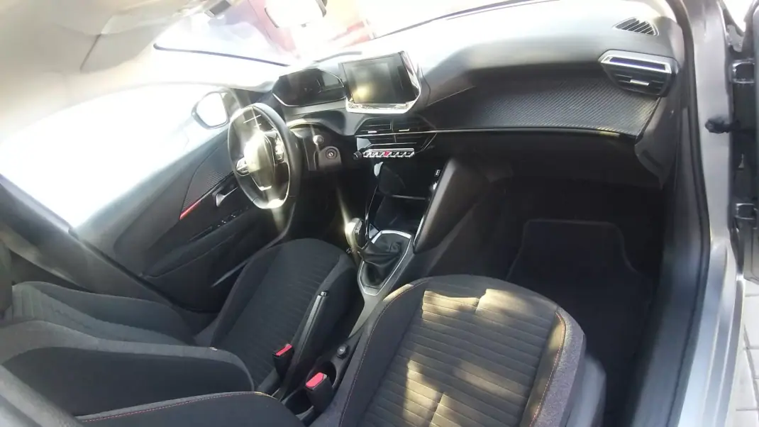 Peugeot 208 2022 - 13565 EUR, 63583 km - AUTO.MOTO.pt - 63583km - foto 16 de 37