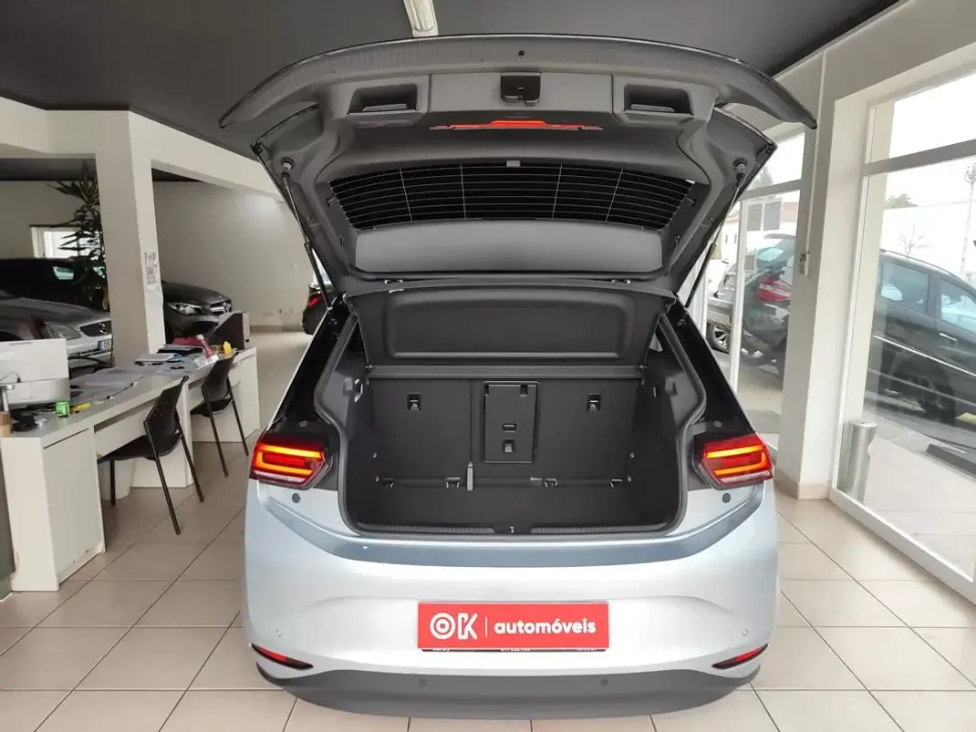 Volkswagen ID.3 2023 - 25950 EUR, 19300 km - AUTO.MOTO.pt - 19300km - foto 19 de 35