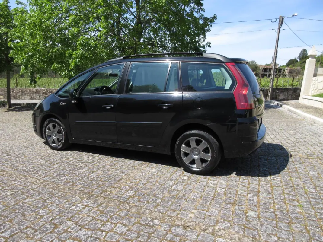 Citroën C4 Grand Picasso 2010 - 3490 EUR, 330000 km - AUTO.MOTO.pt - 330000km - foto 6 de 40