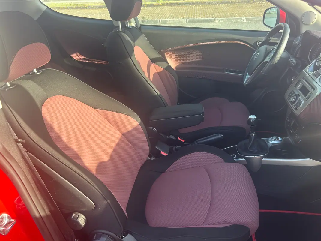 Alfa Romeo MiTo 2010 - 6950 EUR, 170000 km - AUTO.MOTO.pt - 170000km - foto 4 de 10