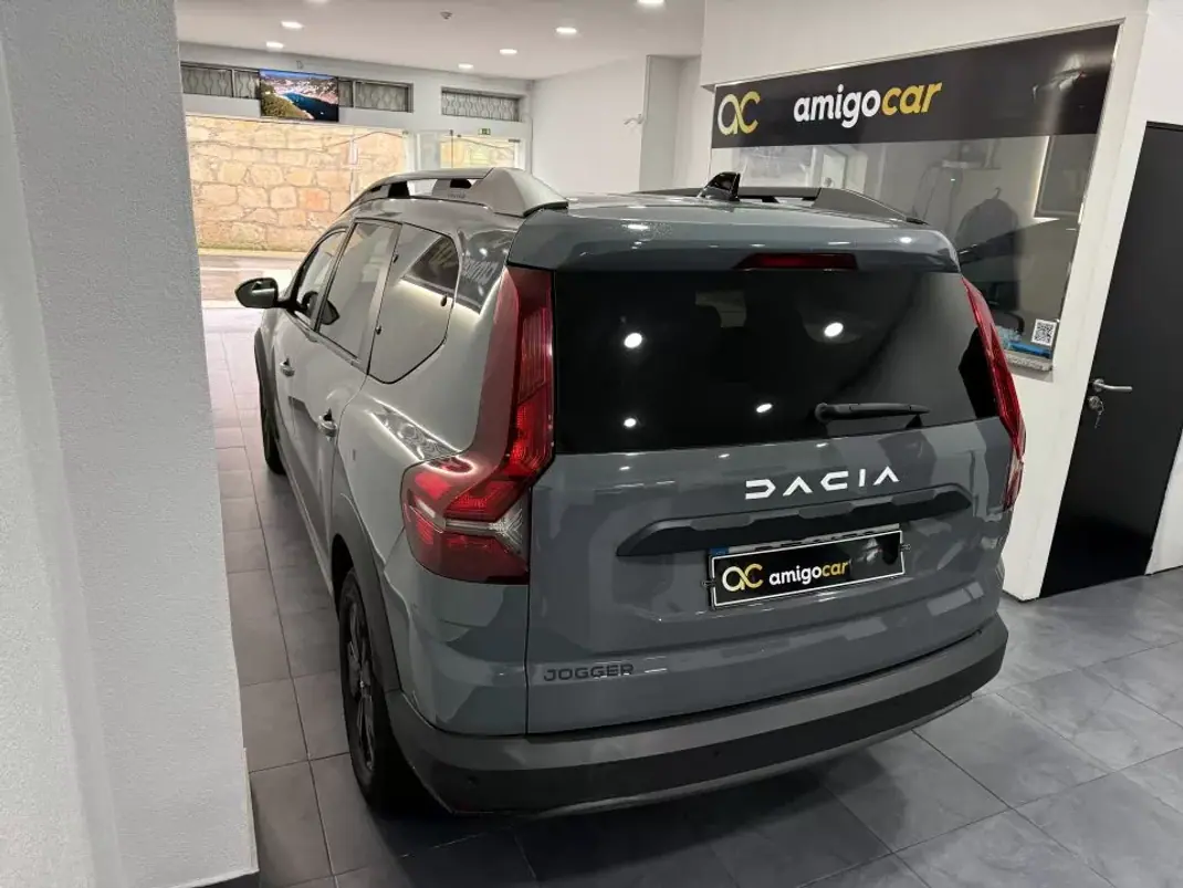 Dacia Jogger 2023 - 15950 EUR, 108079 km - AUTO.MOTO.pt - 108079km - foto 4 de 41