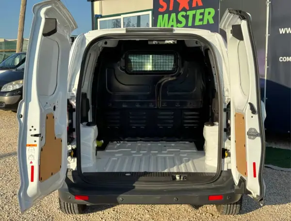 Ford Transit Courier 2019 - 7980 EUR, 255120 km - AUTO.MOTO.pt - 255120km - foto 15 de 17