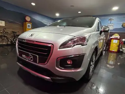 Peugeot 3008 2014 - 10950 EUR, 233000 km - AUTO.MOTO.pt - 233000km - foto 2 de 17